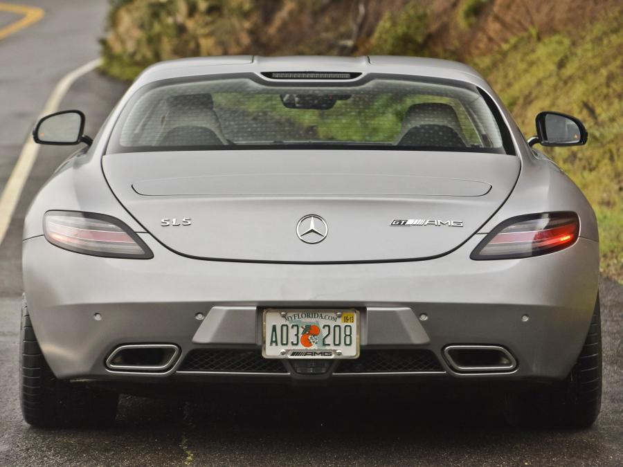  Mercedes-Benz SLS AMG GT 2012 года  (US) (фото 7 из 27)